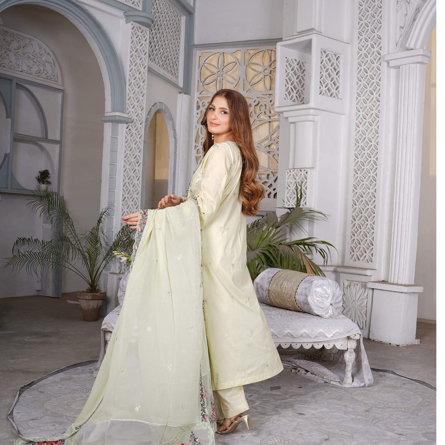 3 PIECE- EMBROIDERED LAWN SUIT ((Unstitched)