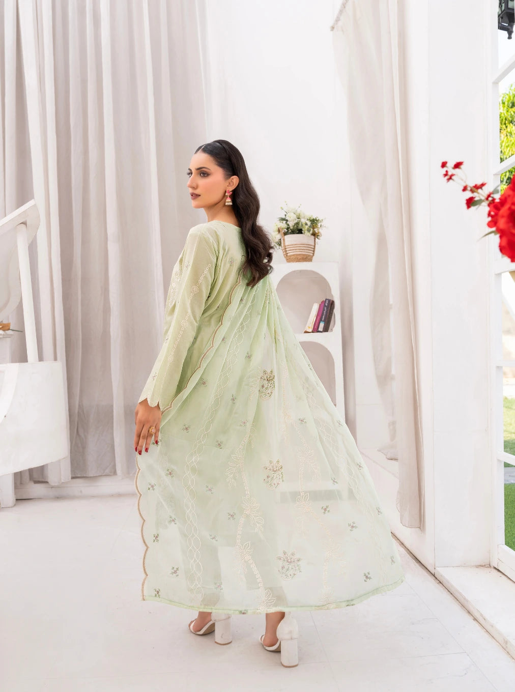 3PC Premium Embroidered Fine Lawn(Unstitched)