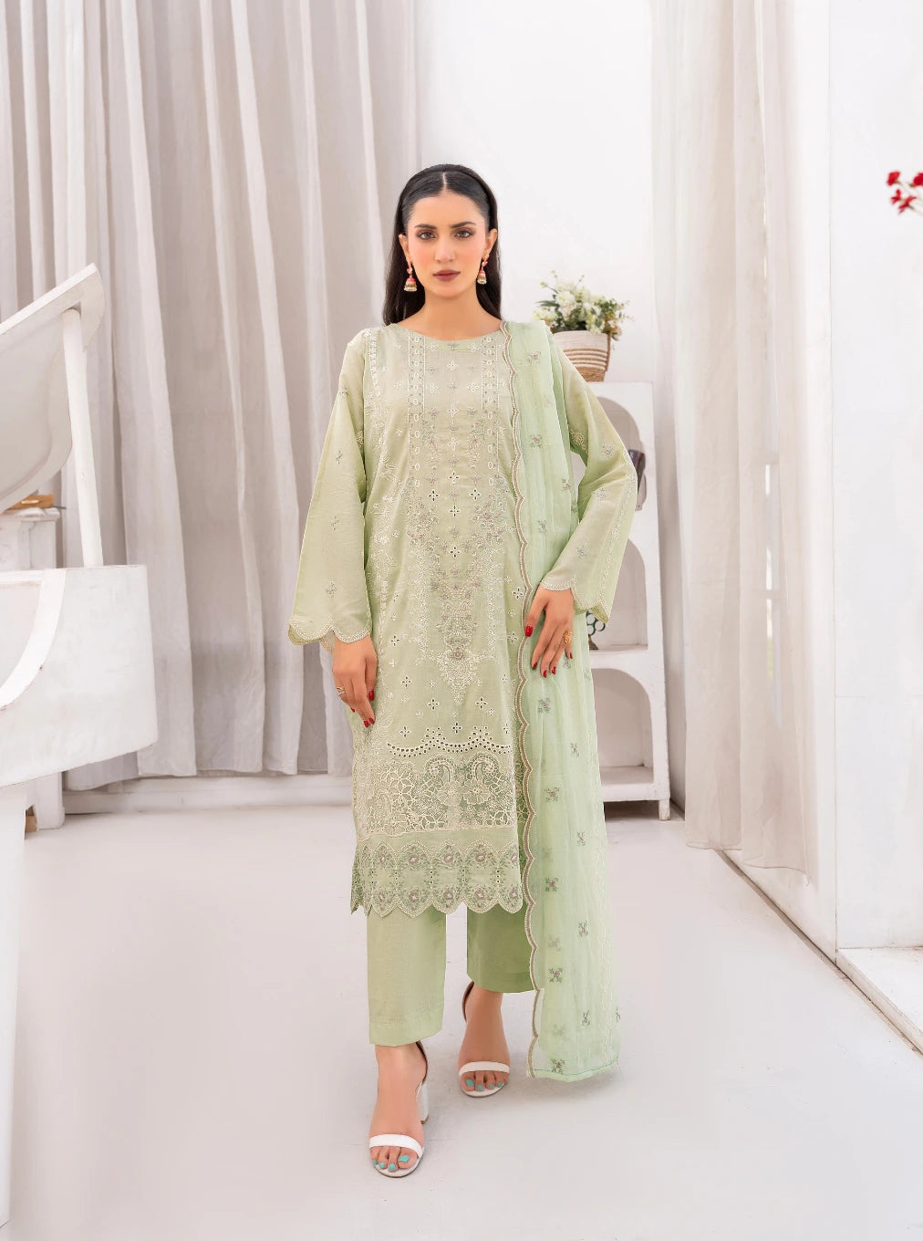 3PC Premium Embroidered Fine Lawn(Unstitched)
