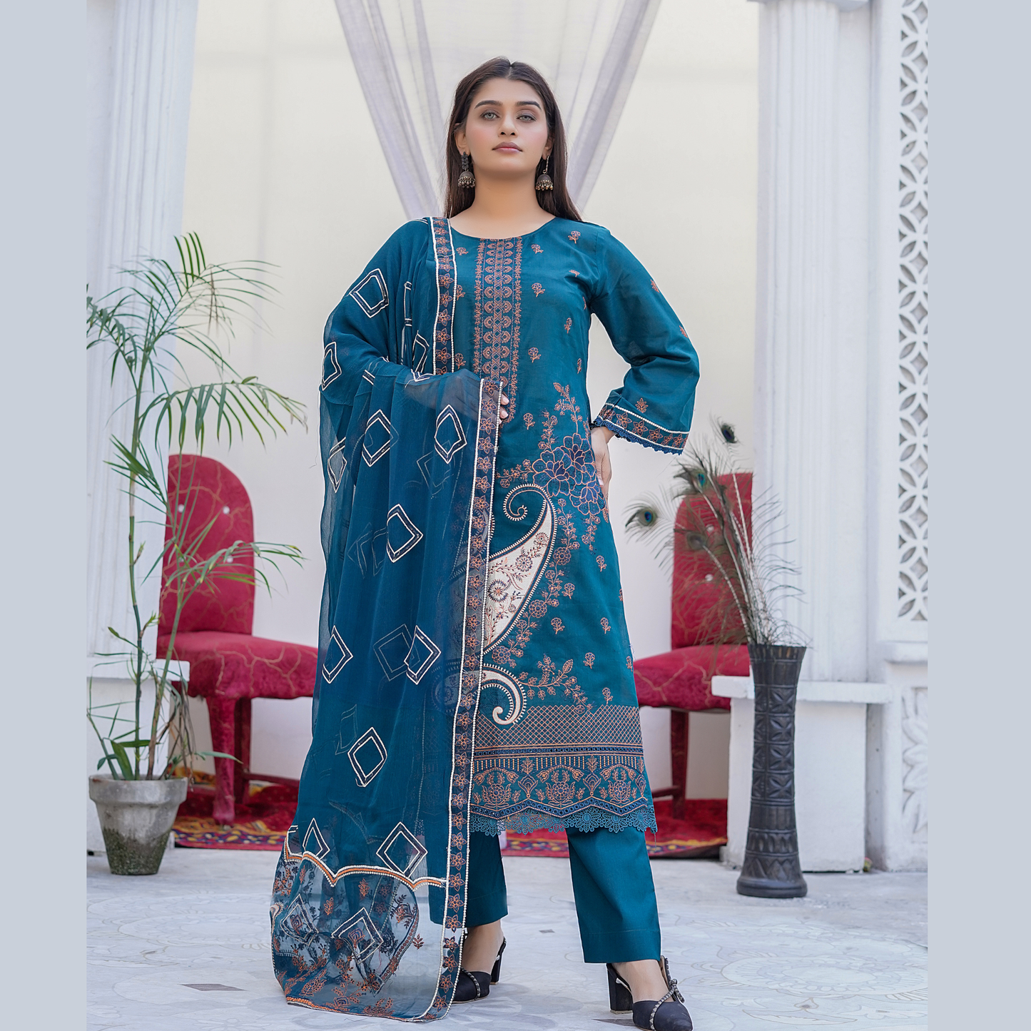 3 PIECE- EMBROIDERED LAWN SUIT (Unstitched)
