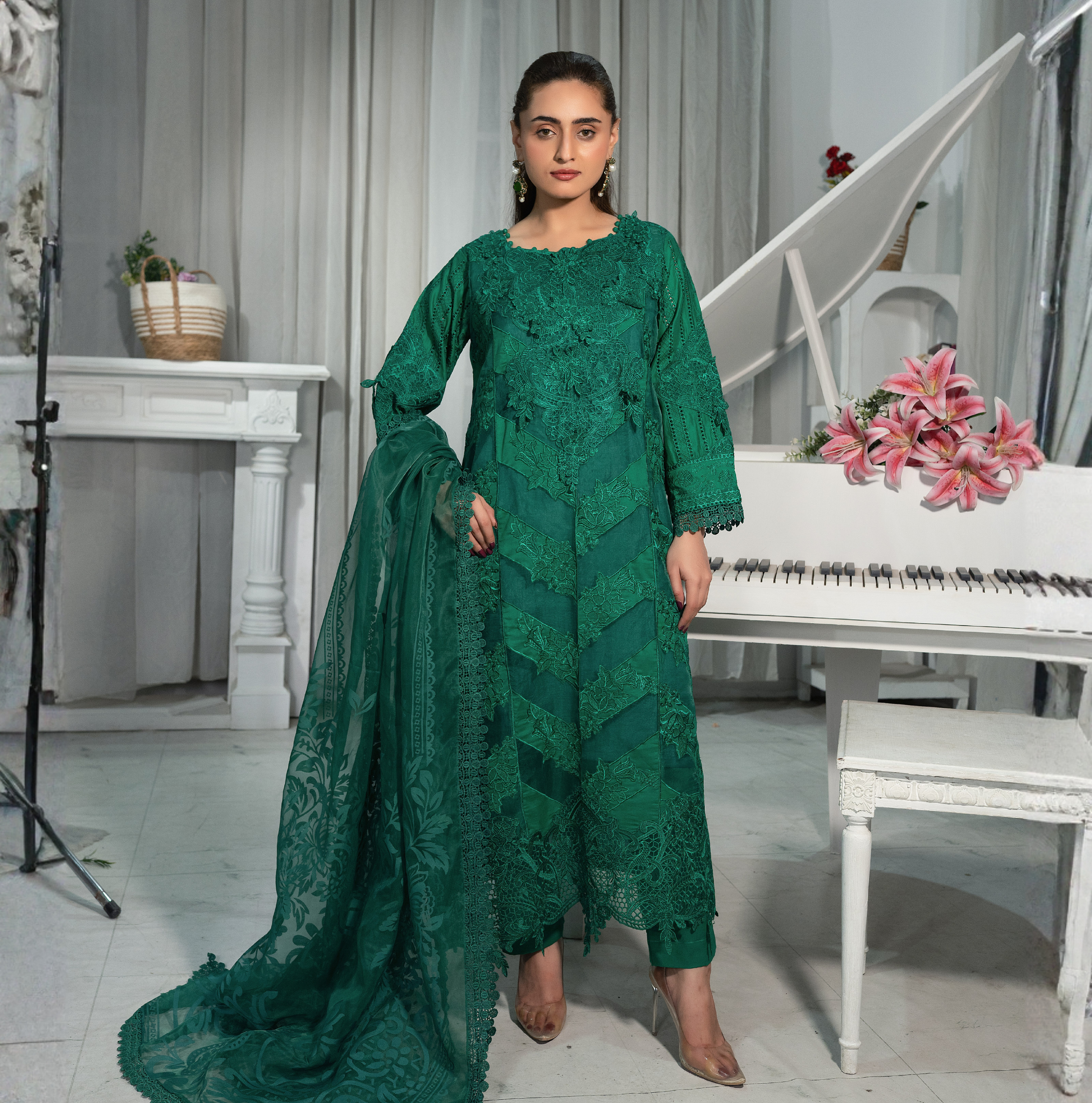 3 PIECE- EMBROIDERED LAWN SUIT (Stitched)