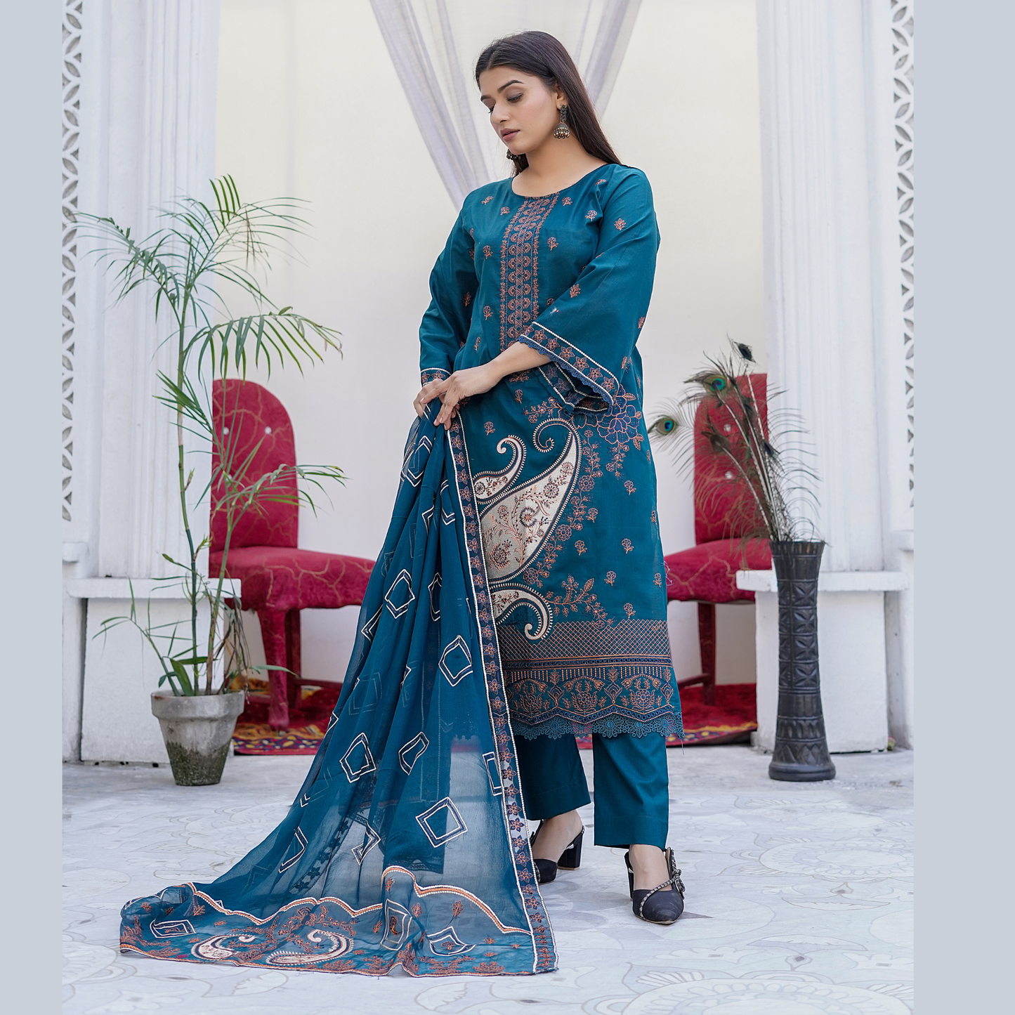 3 PIECE- EMBROIDERED LAWN SUIT (Unstitched)