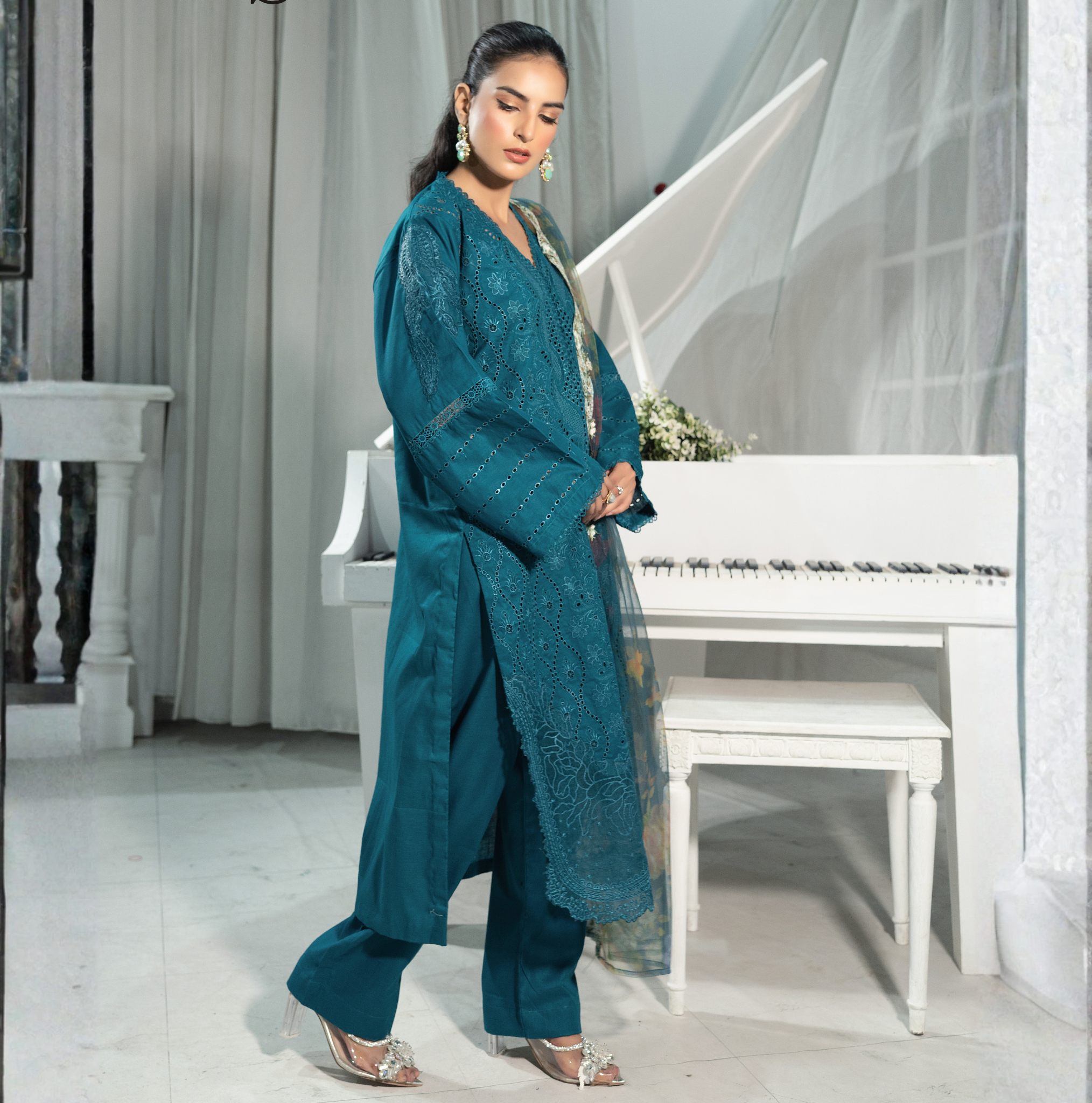 3 PIECE- EMBROIDERED LAWN SUIT (Stitched)
