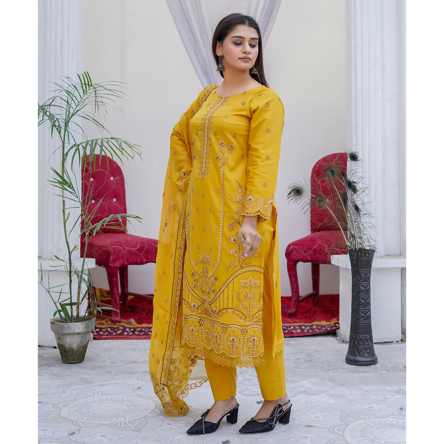 3 PIECE- EMBROIDERED LAWN SUIT (Unstitched)