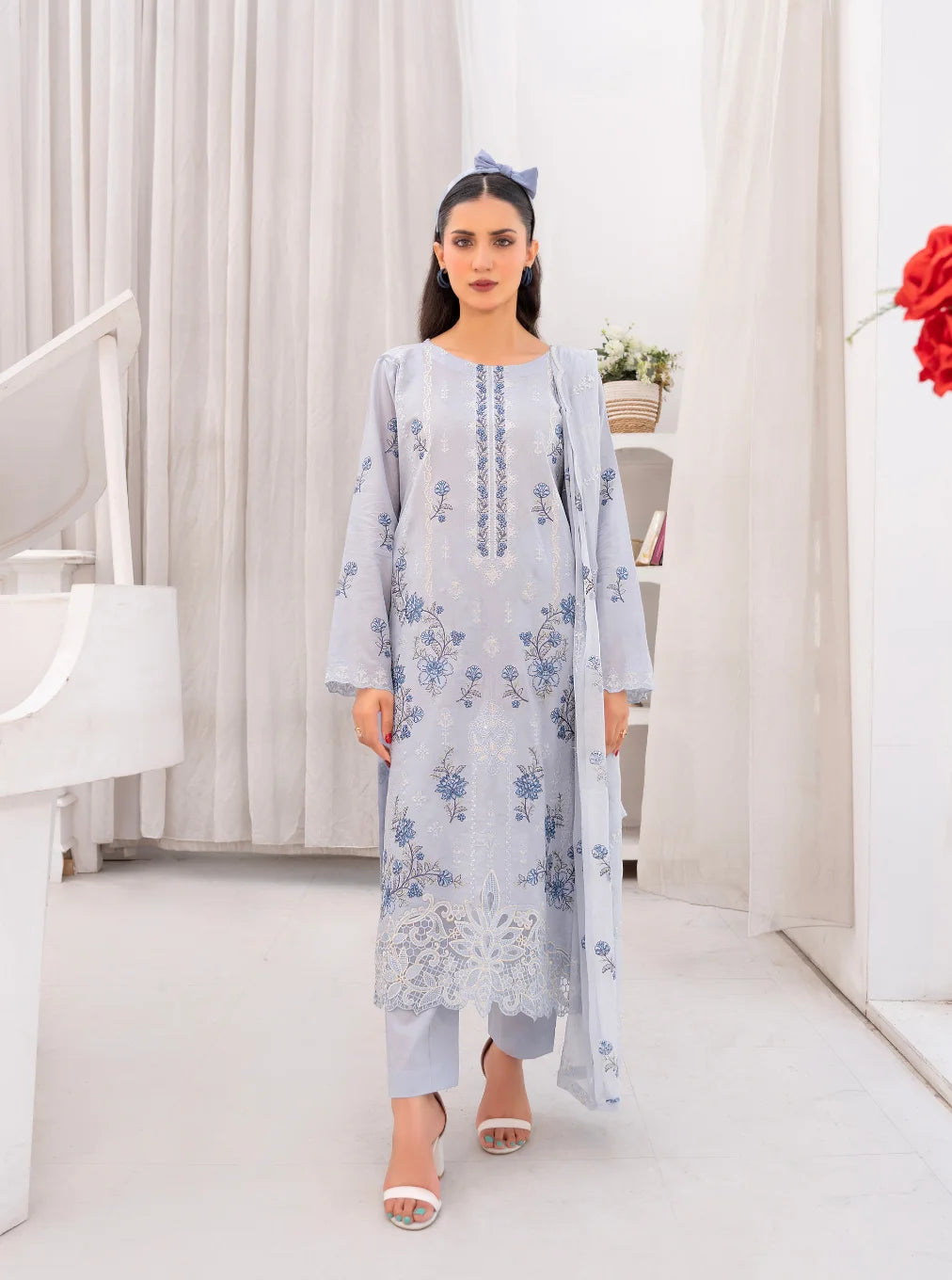 3PC Premium Embroidered Fine Lawn(Unstitched)