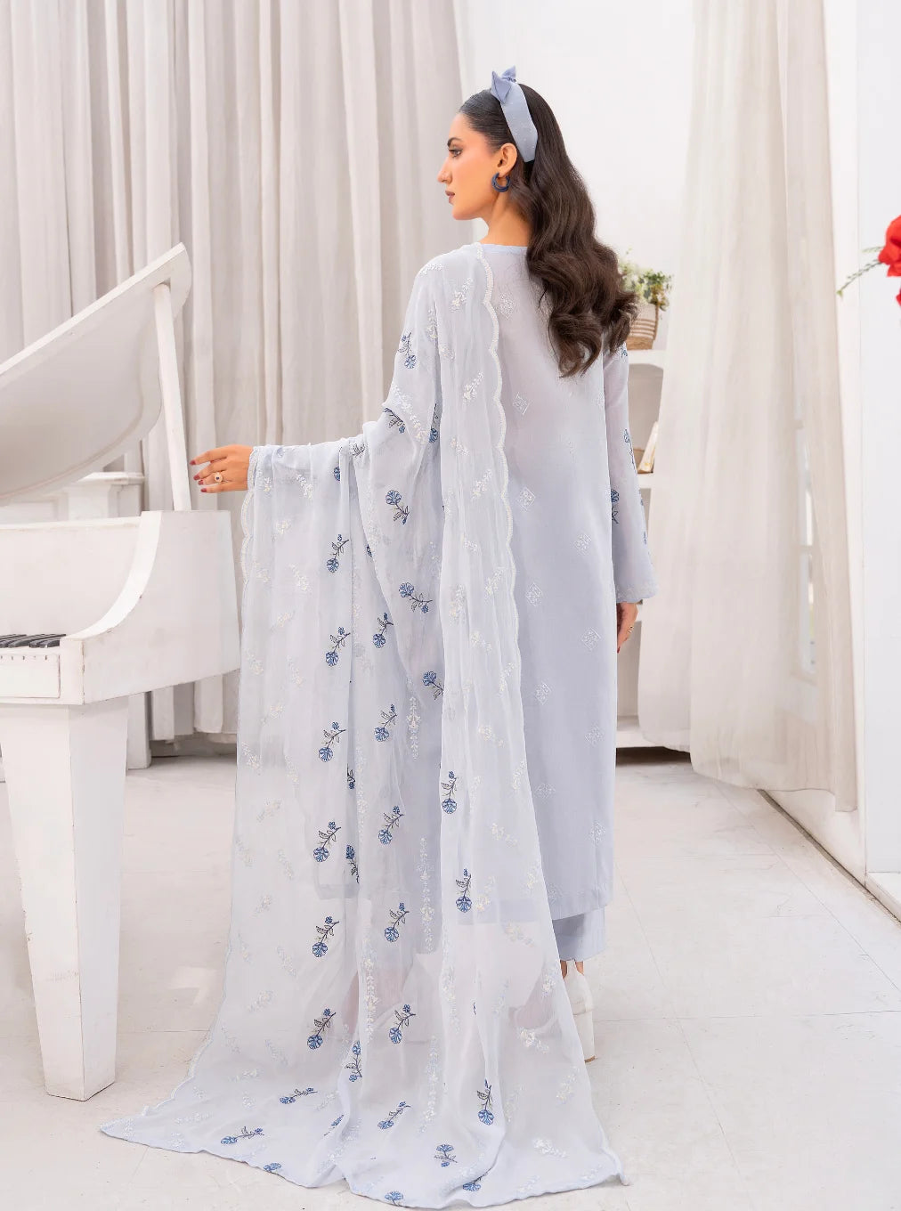 3PC Premium Embroidered Fine Lawn(Unstitched)