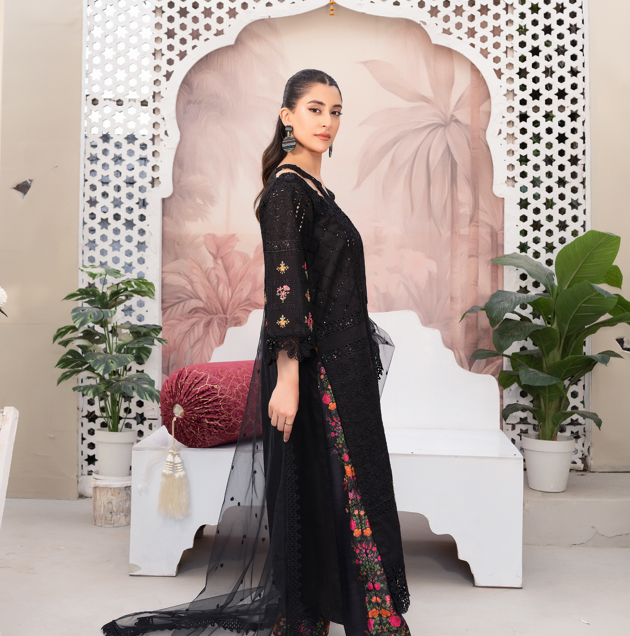 3 PIECE- EMBROIDERED LAWN SUIT (Stitched)
