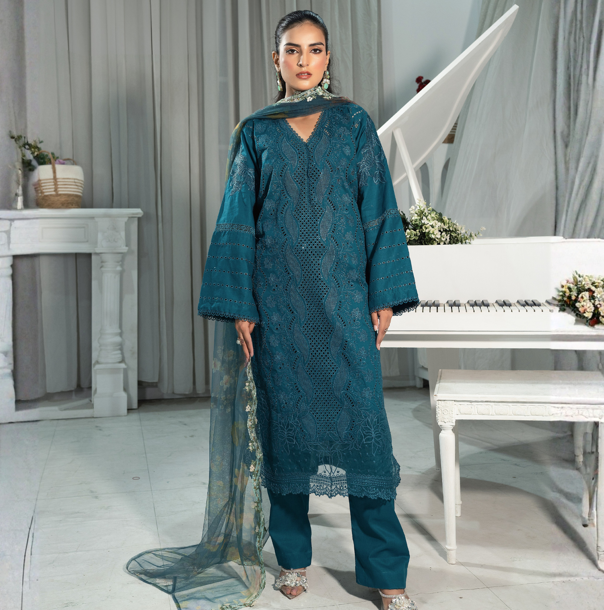 3 PIECE- EMBROIDERED LAWN SUIT (Stitched)