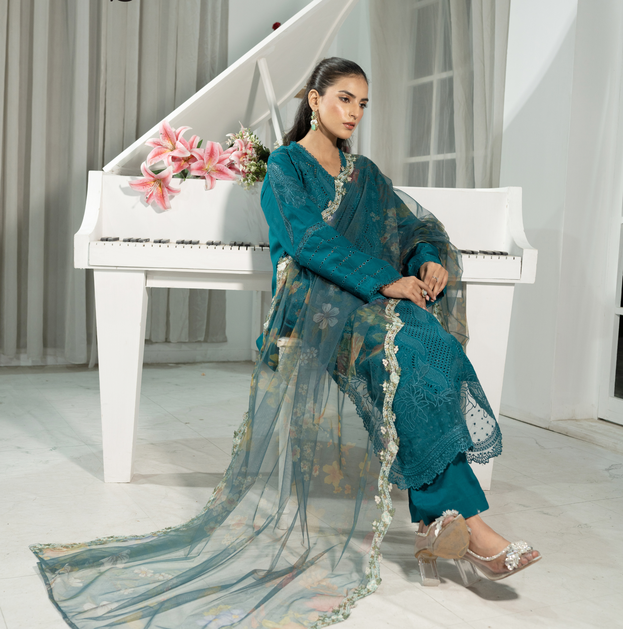 3 PIECE- EMBROIDERED LAWN SUIT (Stitched)