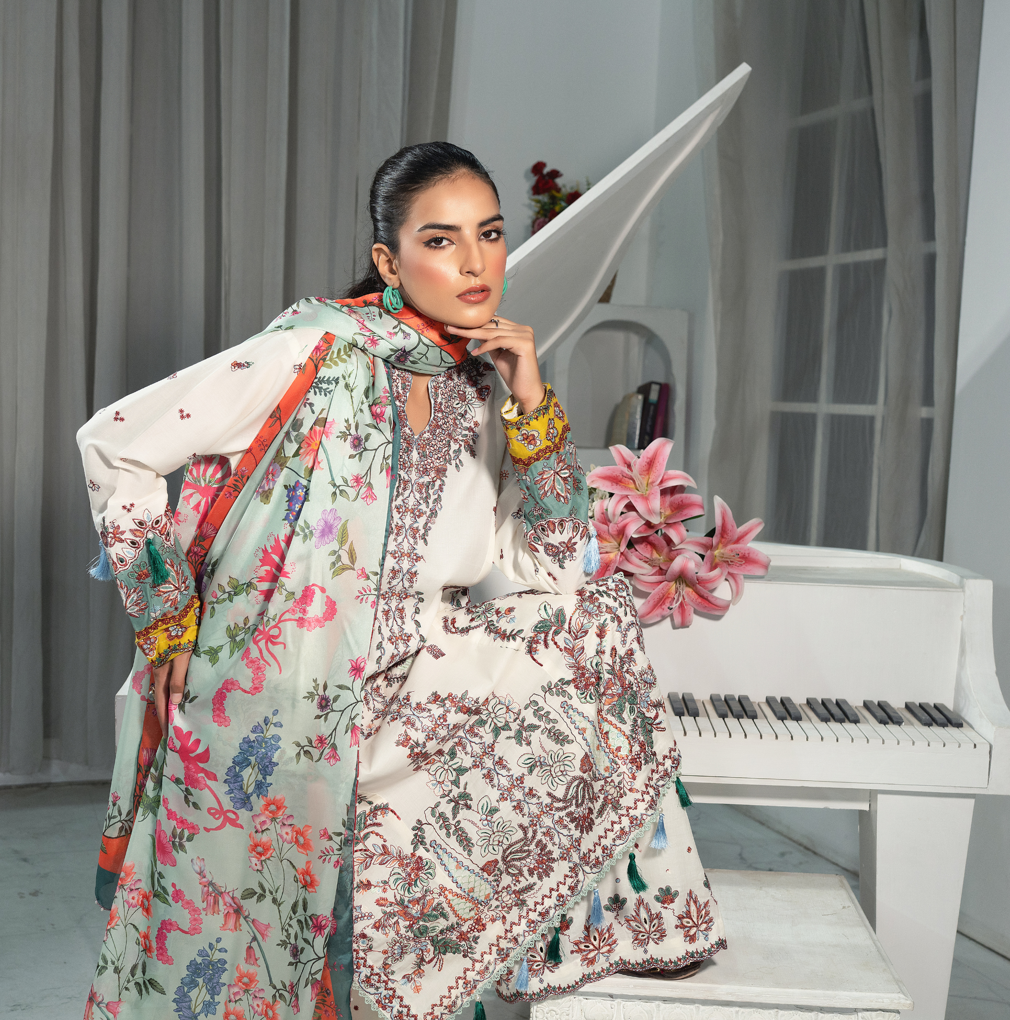 3 PIECE- EMBROIDERED LAWN SUIT (Stitched)