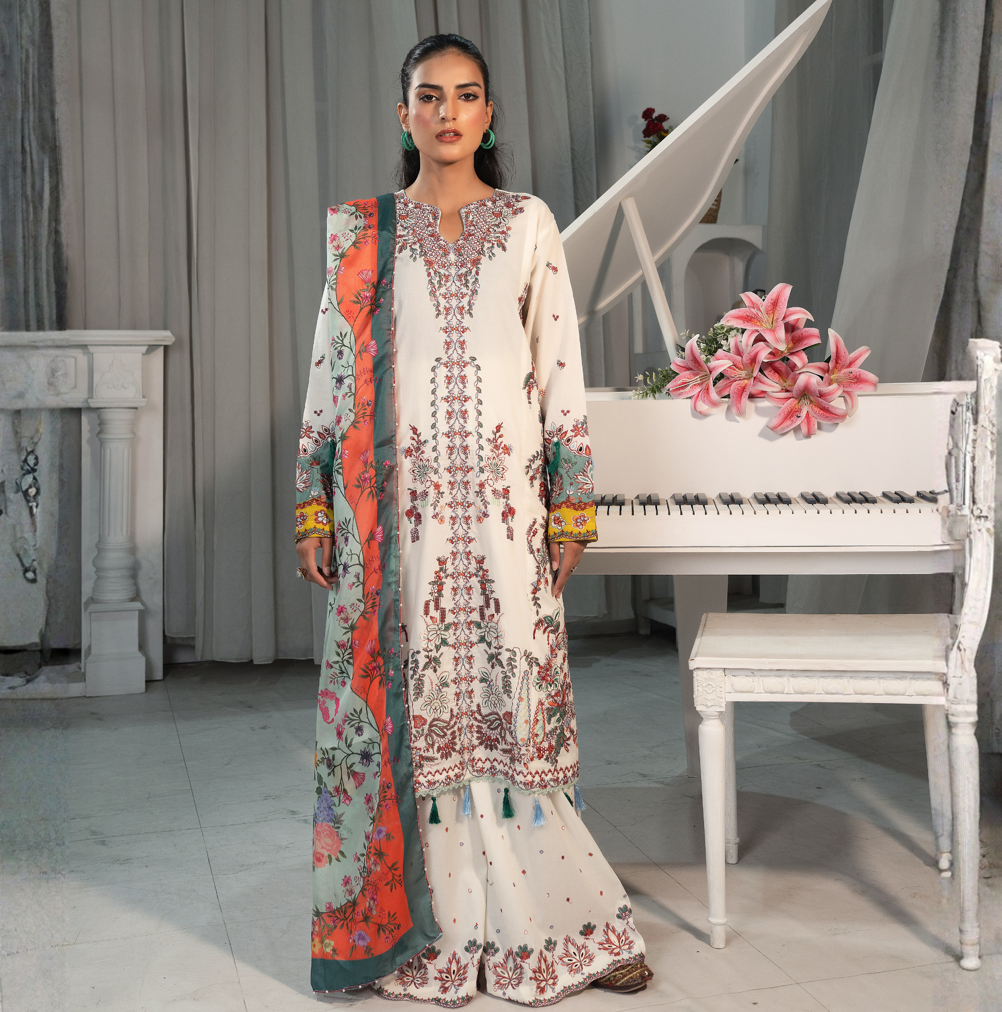 3 PIECE- EMBROIDERED LAWN SUIT (Stitched)