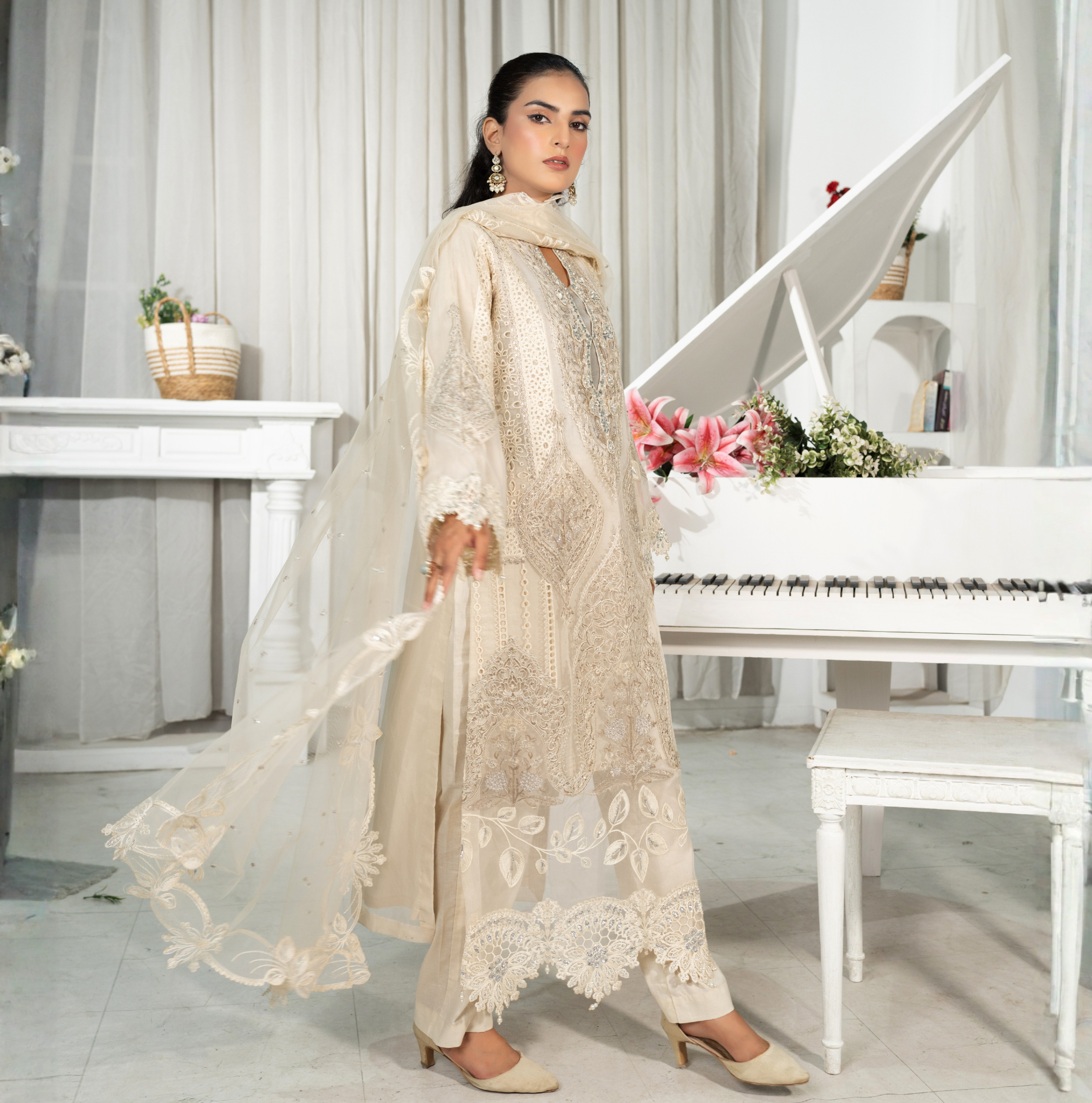 3 PIECE- EMBROIDERED LAWN SUIT (Stitched)