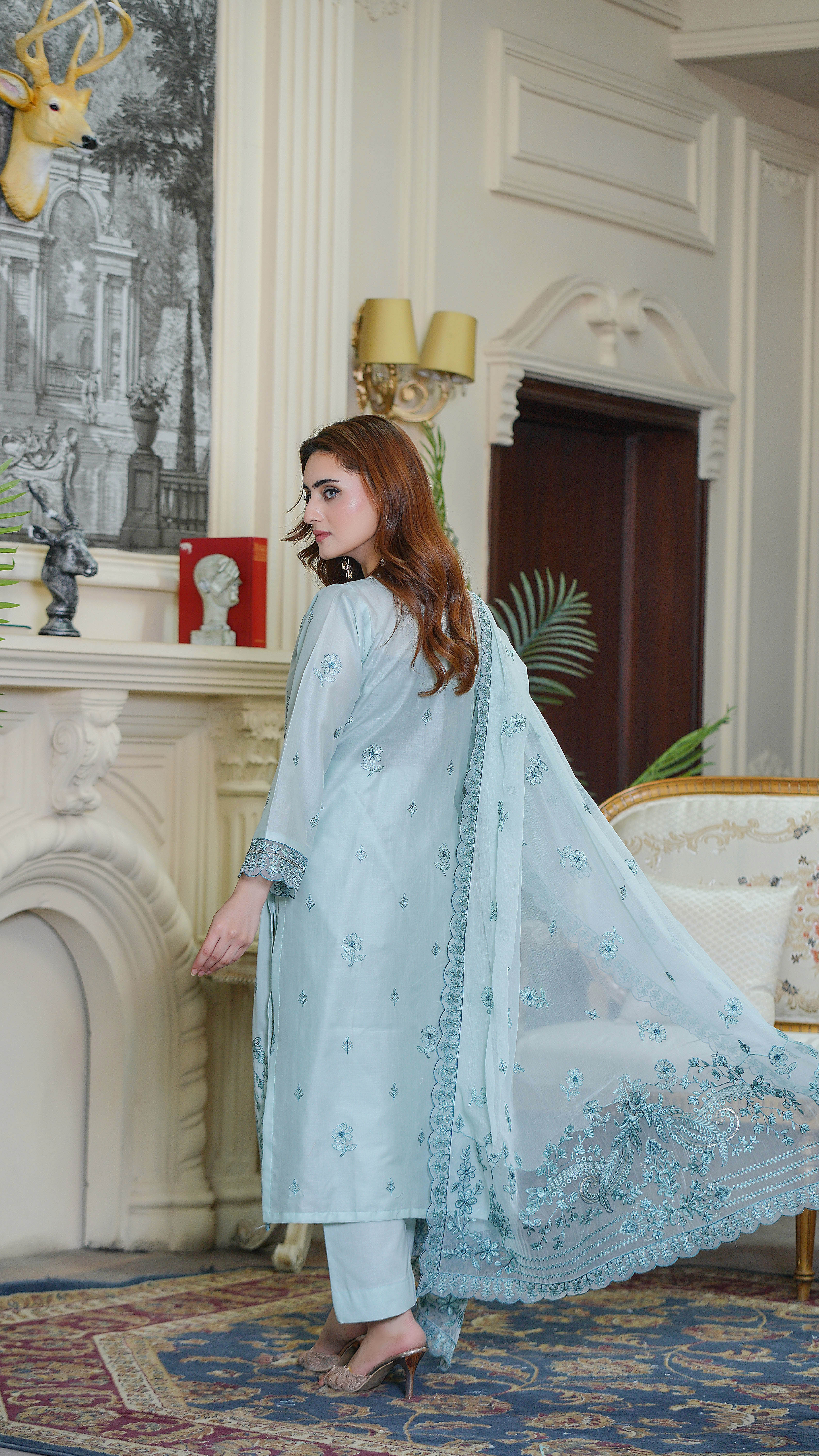 3PC EMBROIDERED PREMIUM LAWN SUIT (UNSTITCHED)