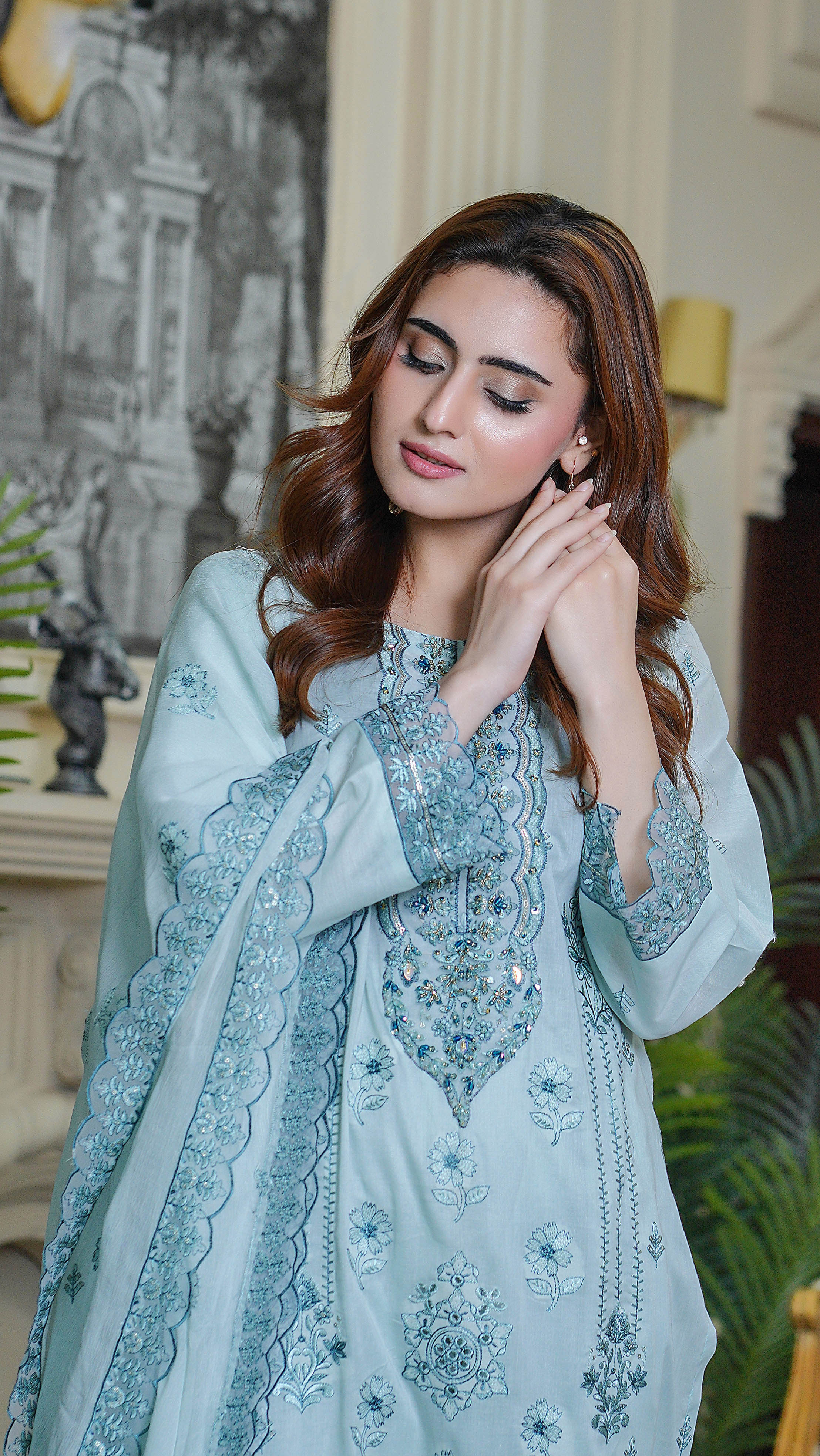 3PC EMBROIDERED PREMIUM LAWN SUIT (UNSTITCHED)