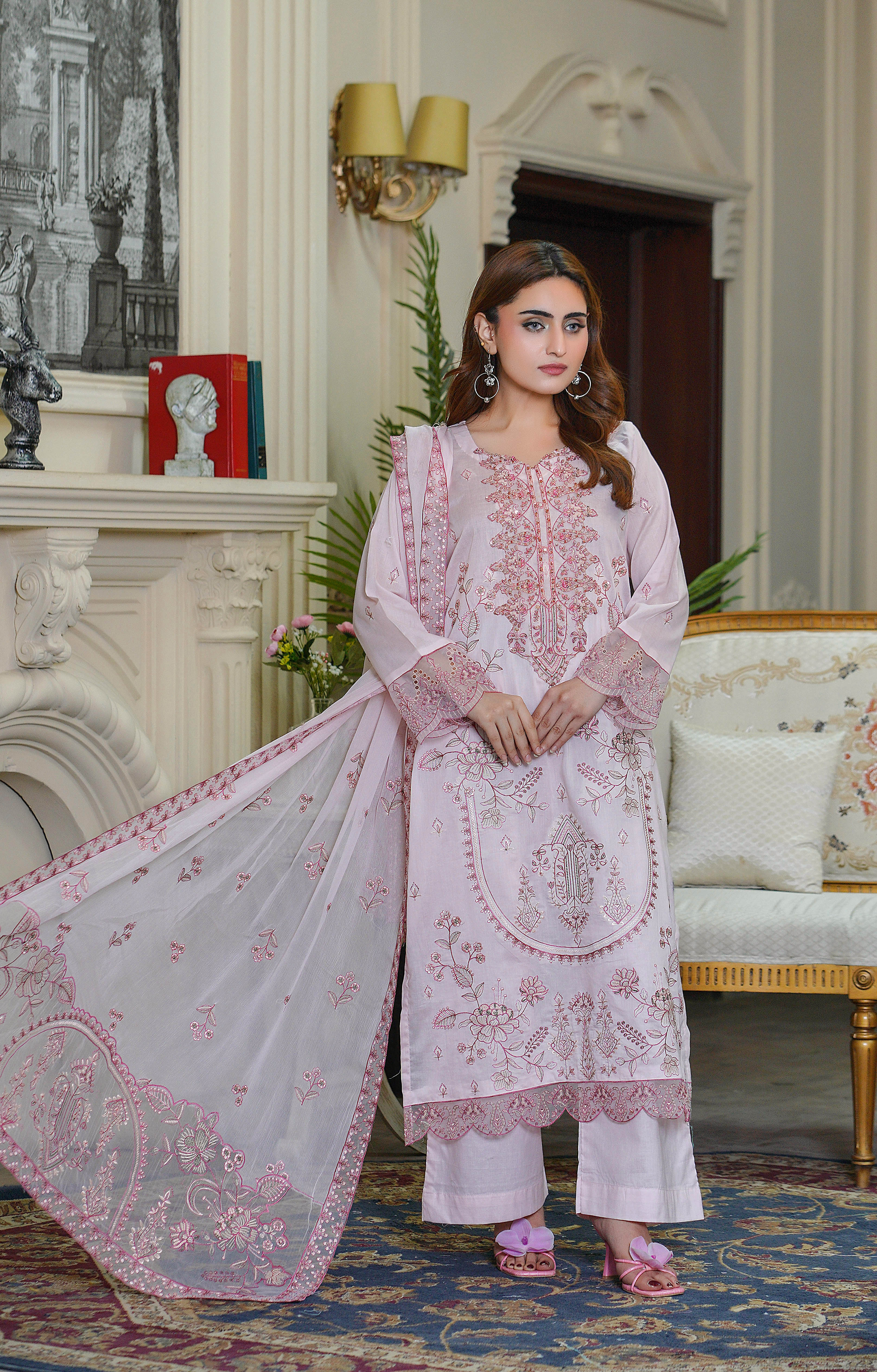 3PC EMBROIDERED PREMIUM LAWN SUIT (UNSTITCHED)