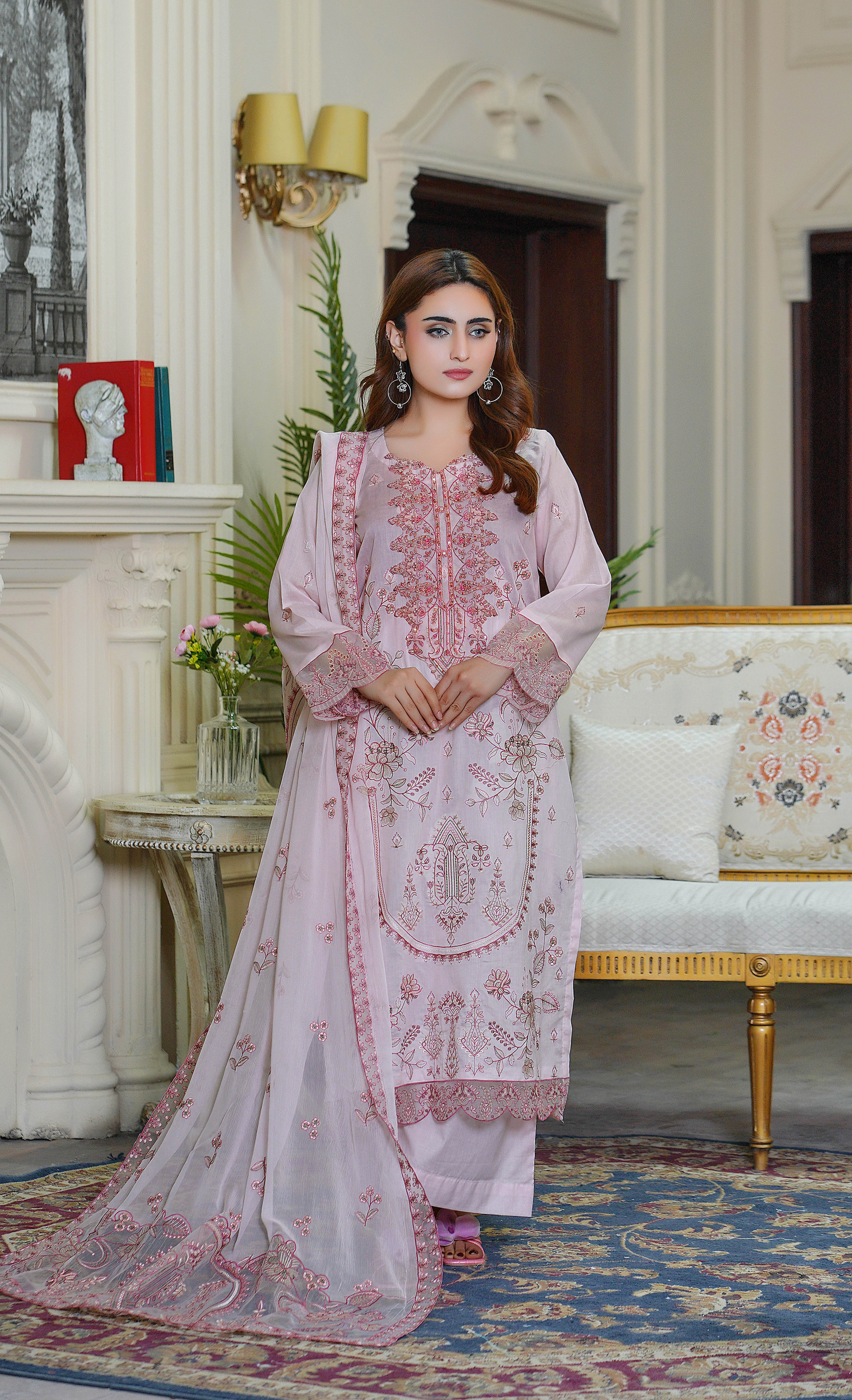 3PC EMBROIDERED PREMIUM LAWN SUIT (UNSTITCHED)