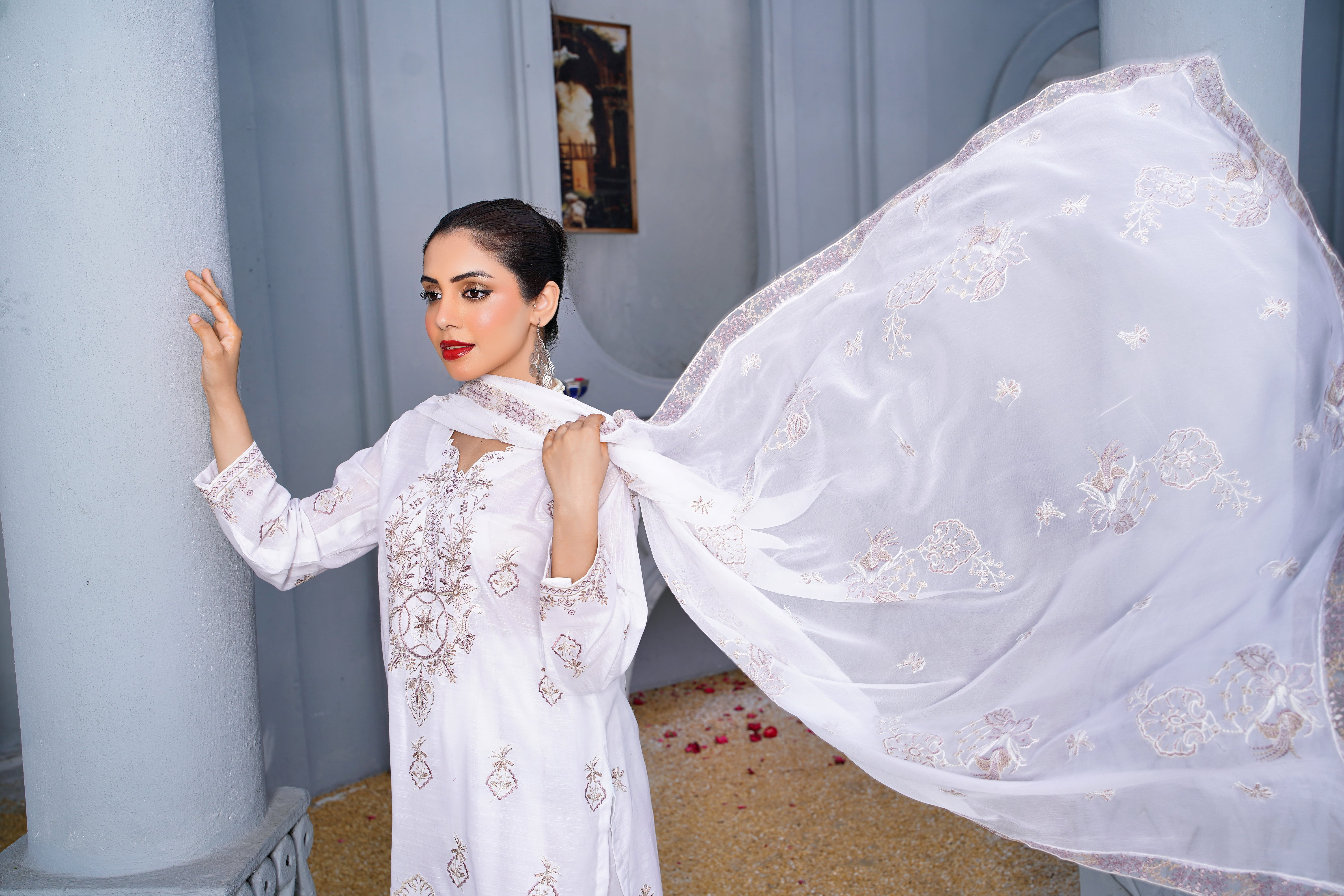 3 PIECE- EMBROIDERED SLUB LAWN SUIT (unstitched)