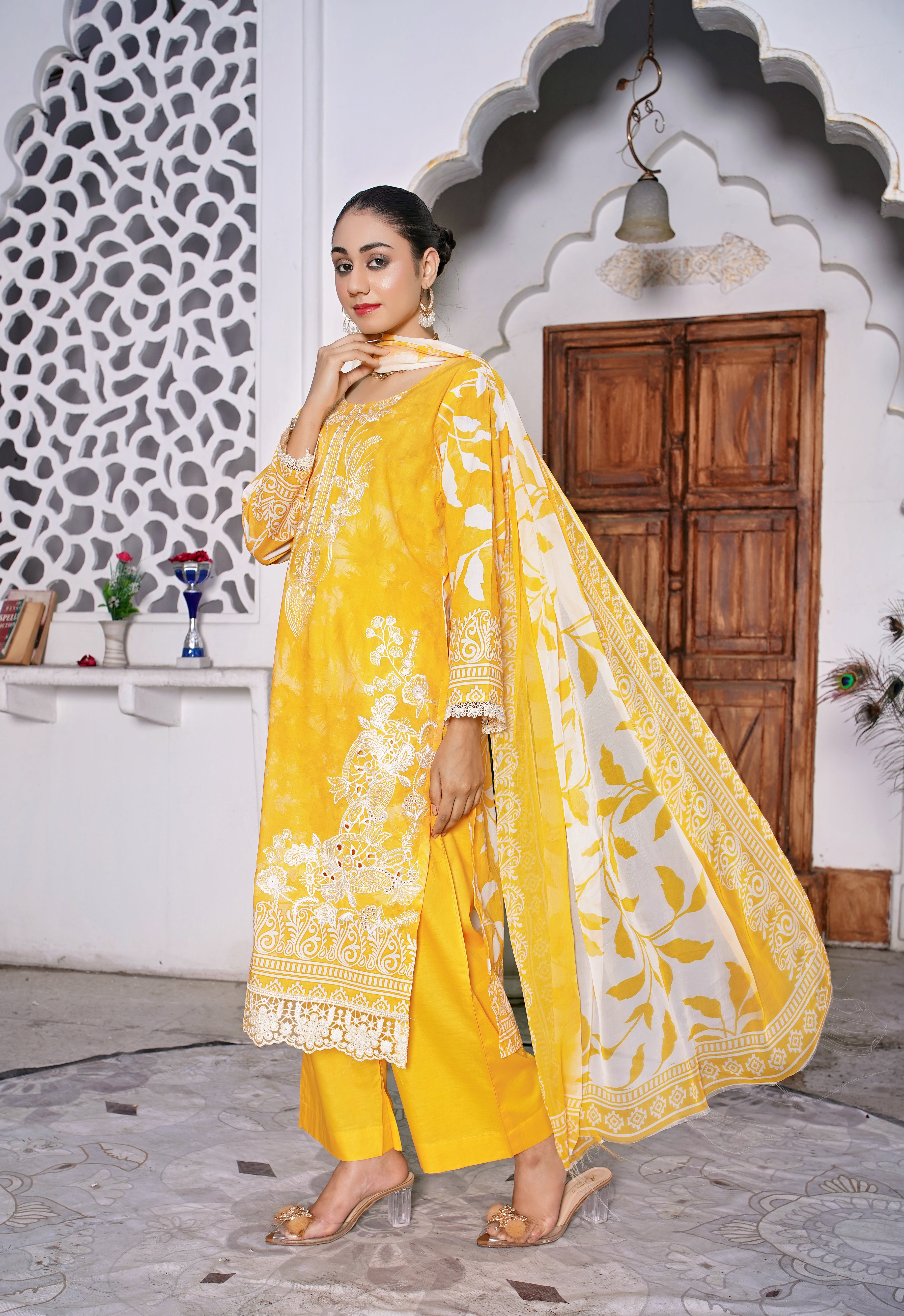 3 PIECE- DIGITAL PRINTED LAWN SUIT WITH EMBROIDERY (unstitched)
