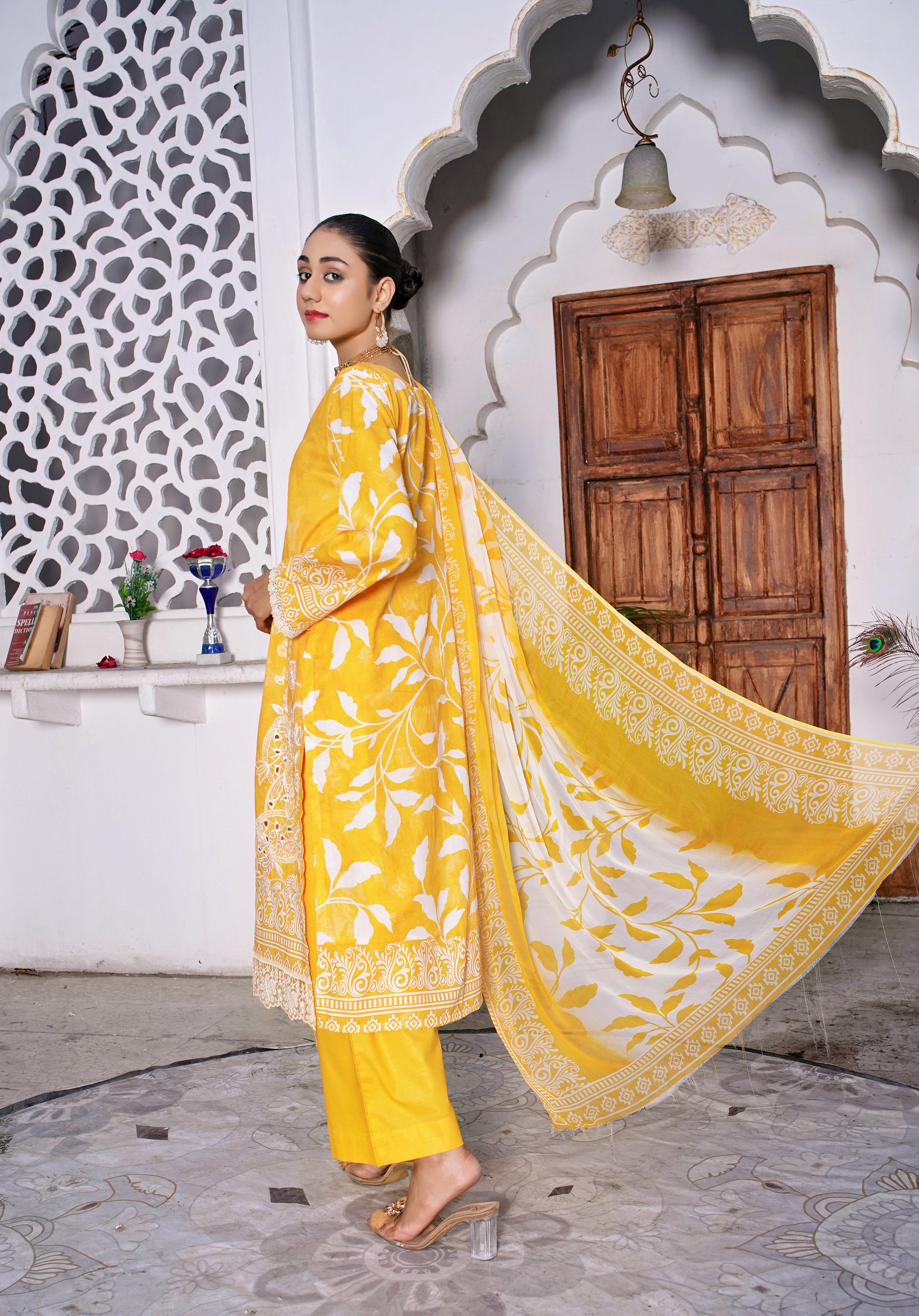 3 PIECE- DIGITAL PRINTED LAWN SUIT WITH EMBROIDERY (unstitched)