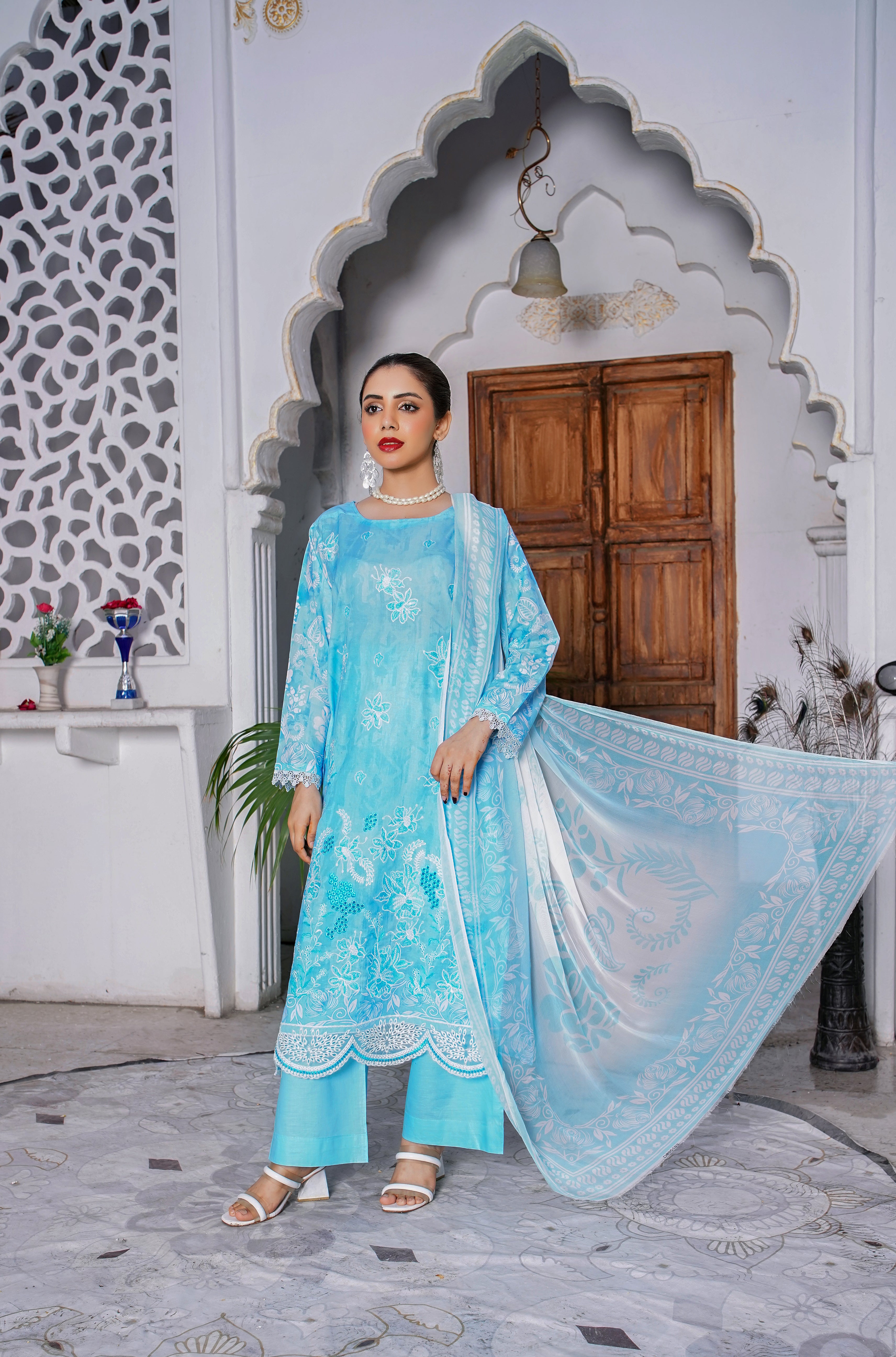 3 PIECE- DIGITAL PRINTED LAWN SUIT WITH EMBROIDERY (unstitched)