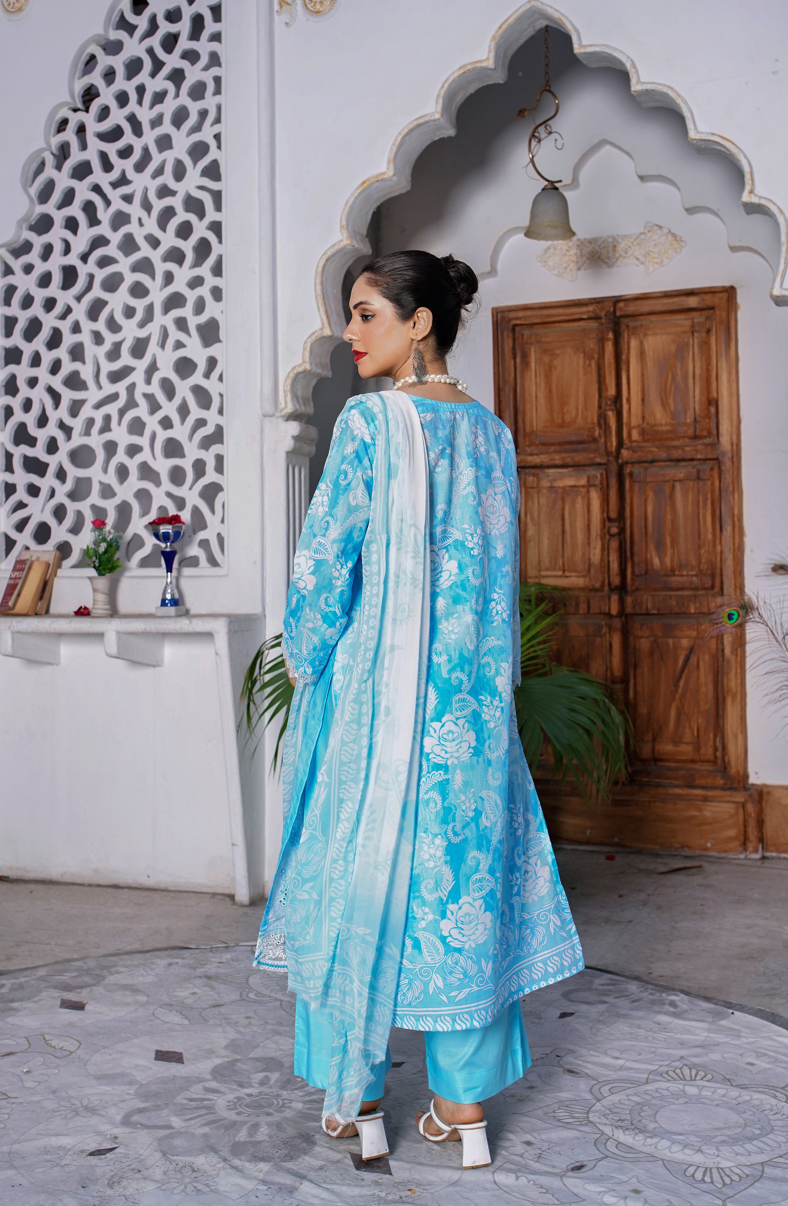 3 PIECE- DIGITAL PRINTED LAWN SUIT WITH EMBROIDERY (unstitched)