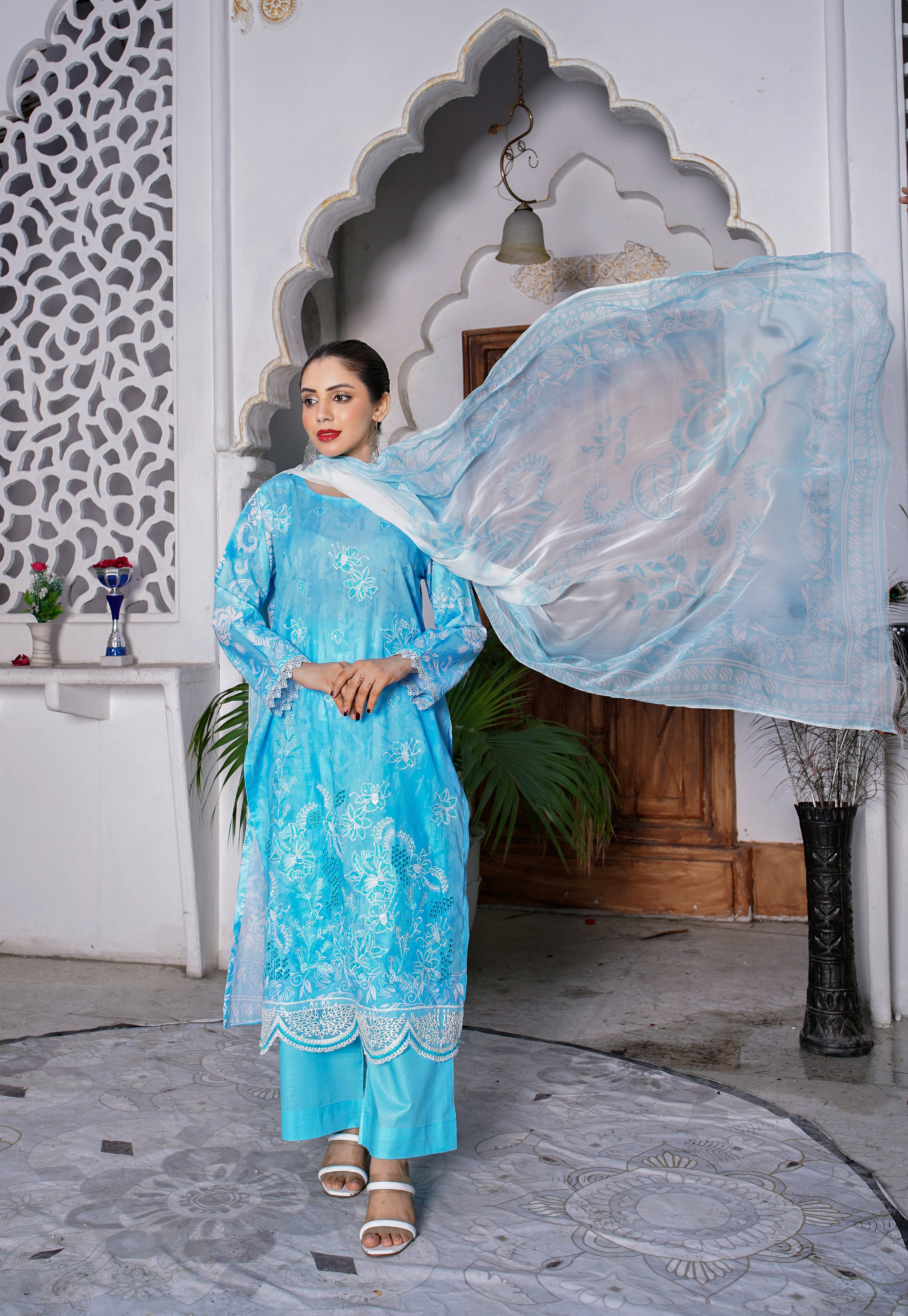 3 PIECE- DIGITAL PRINTED LAWN SUIT WITH EMBROIDERY (unstitched)