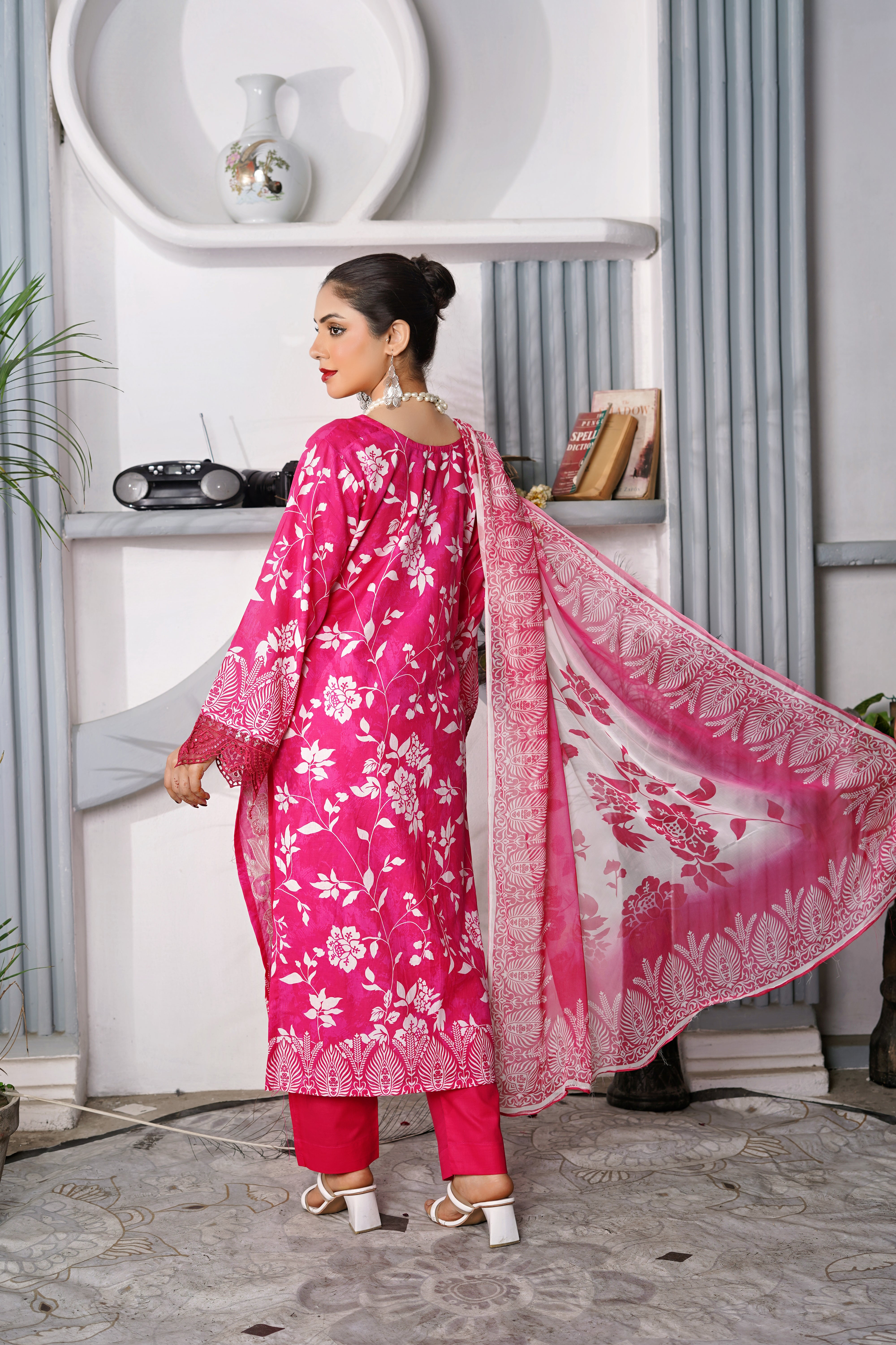 3 PIECE- DIGITAL PRINTED LAWN SUIT WITH EMBROIDERY (unstitched)