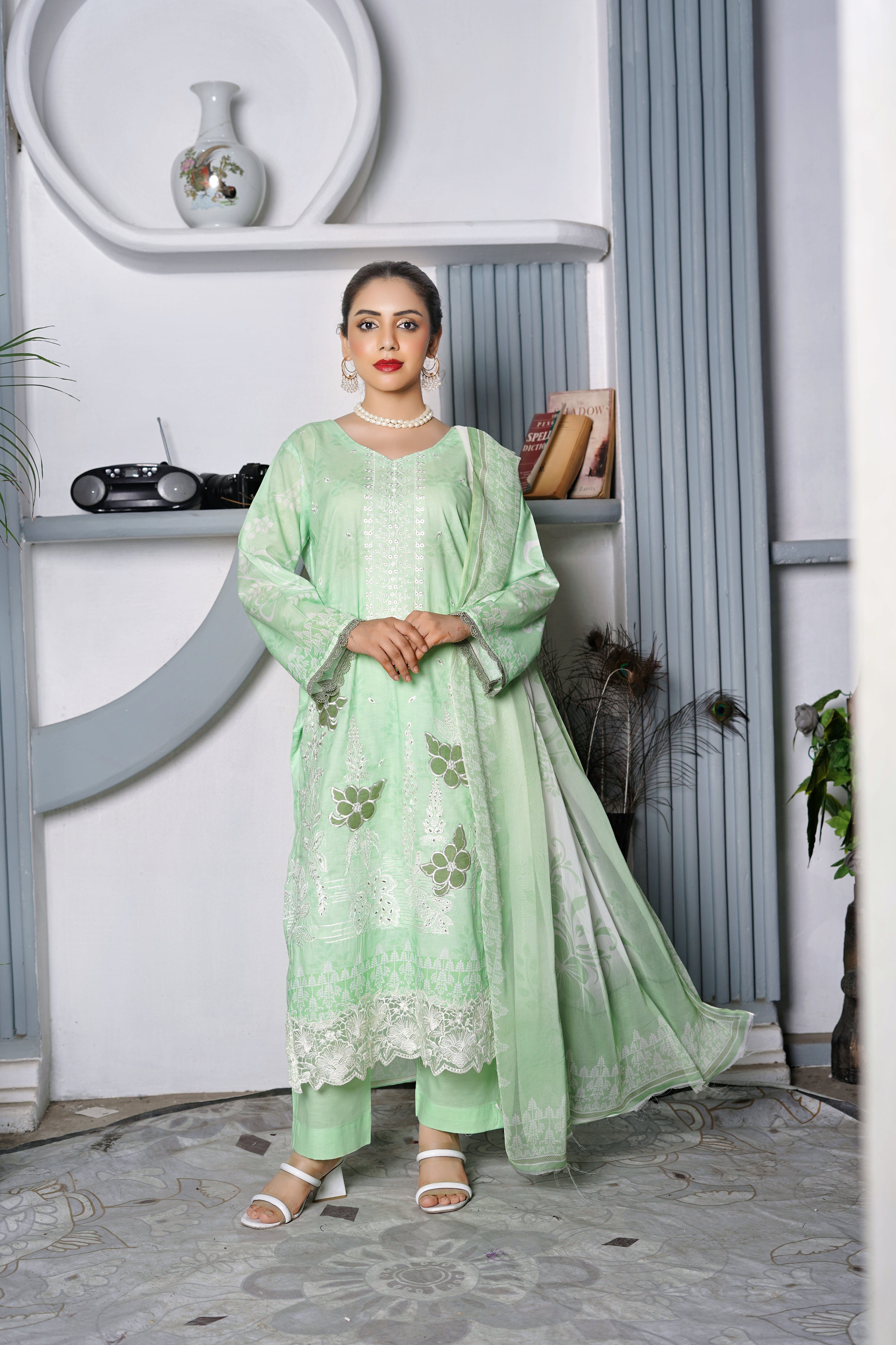 3 PIECE- DIGITAL PRINTED LAWN SUIT WITH EMBROIDERY (unstitched)