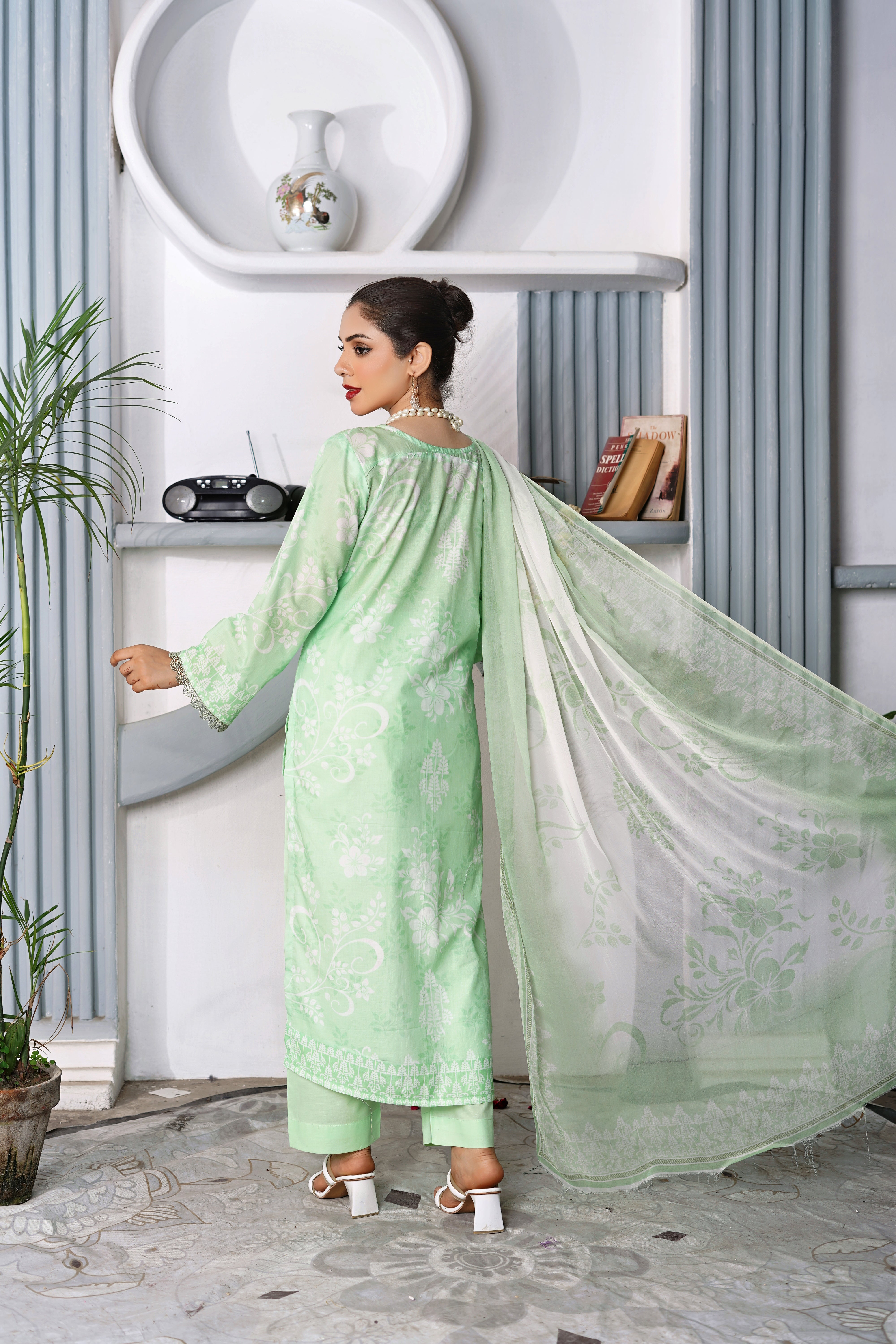 3 PIECE- DIGITAL PRINTED LAWN SUIT WITH EMBROIDERY (unstitched)