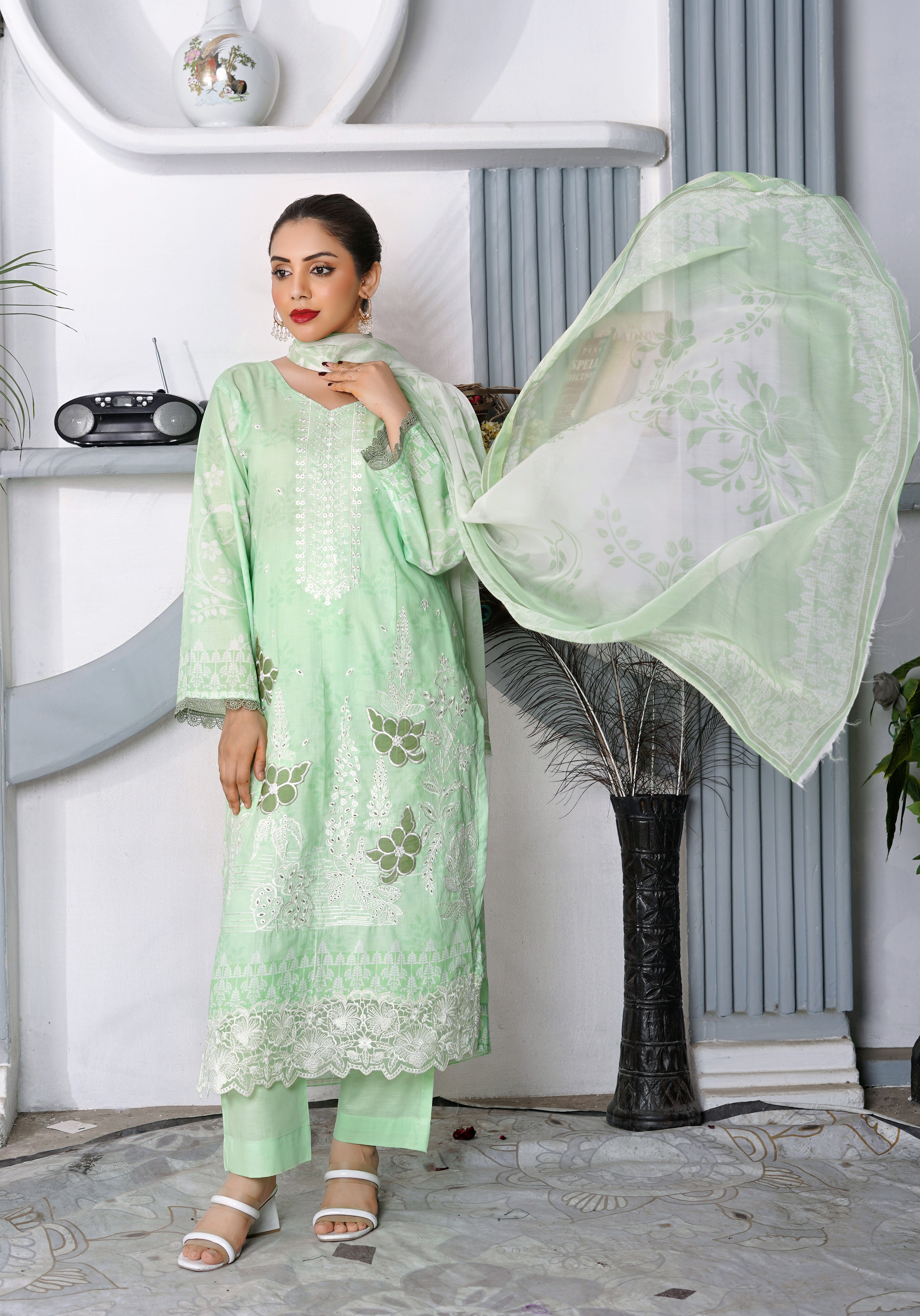 3 PIECE- DIGITAL PRINTED LAWN SUIT WITH EMBROIDERY (unstitched)