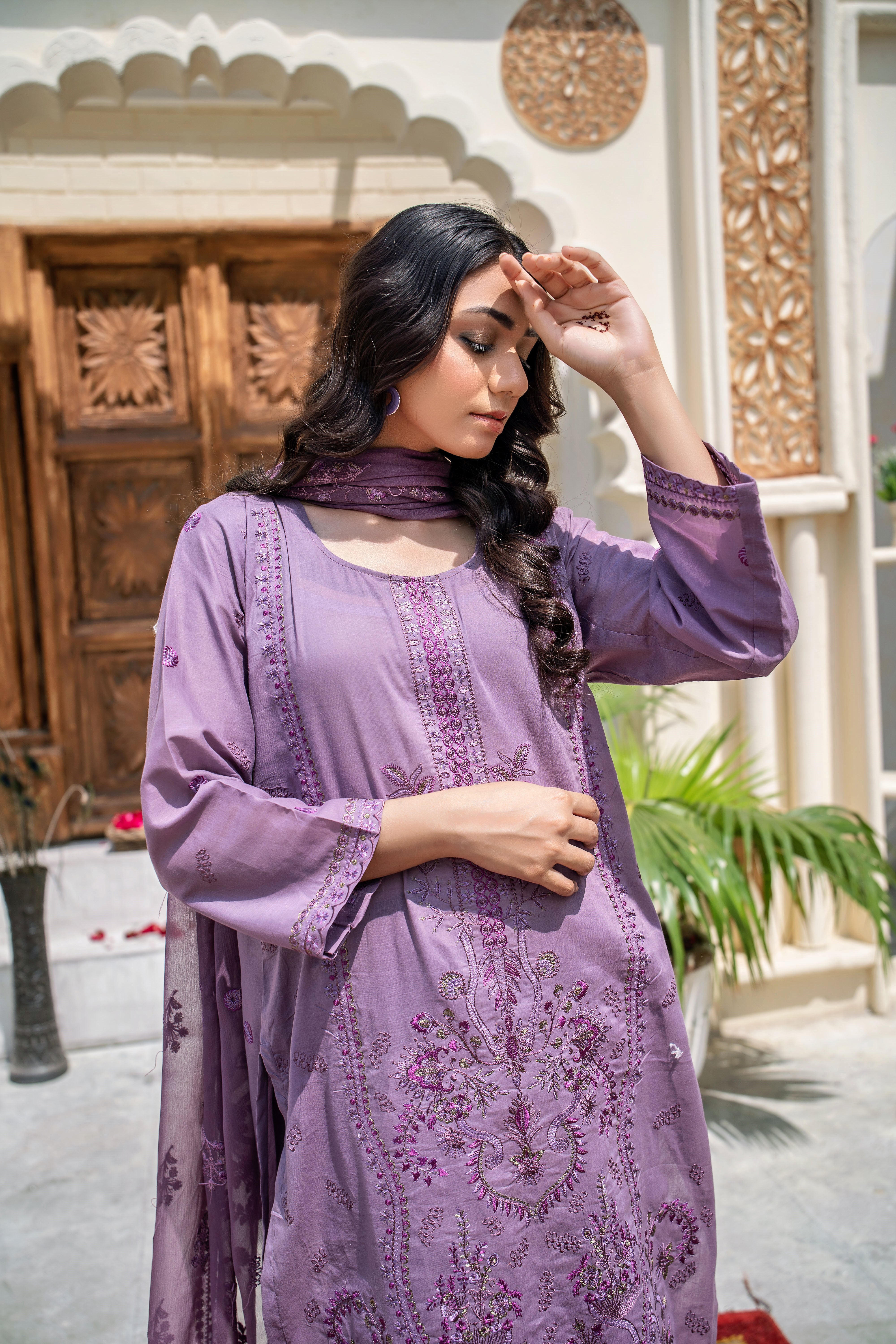 3 PIECE- EMBROIDERED LAWN SUIT (unstitched)