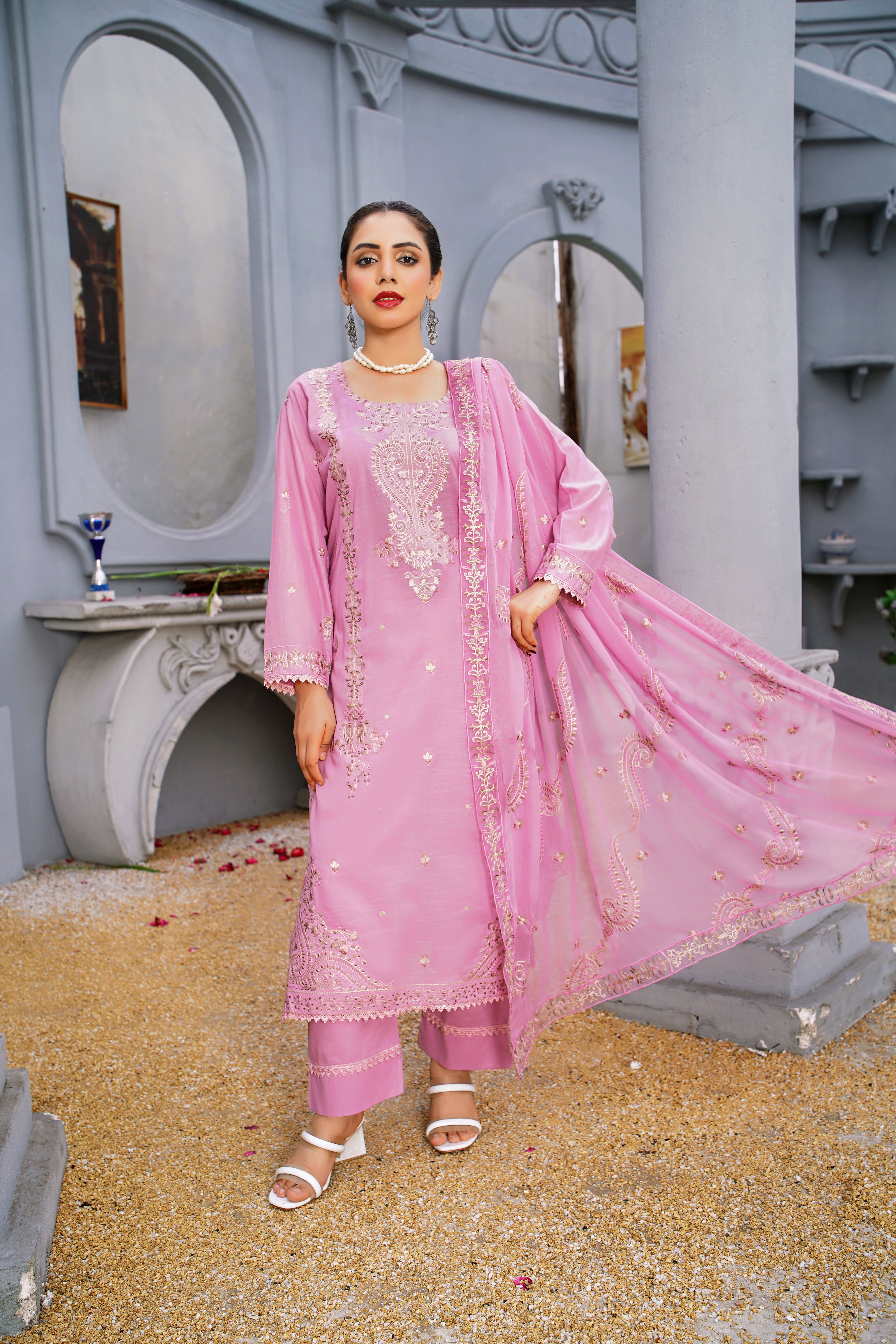 3 PIECE- EMBROIDERED SLUB LAWN SUIT (unstitched)