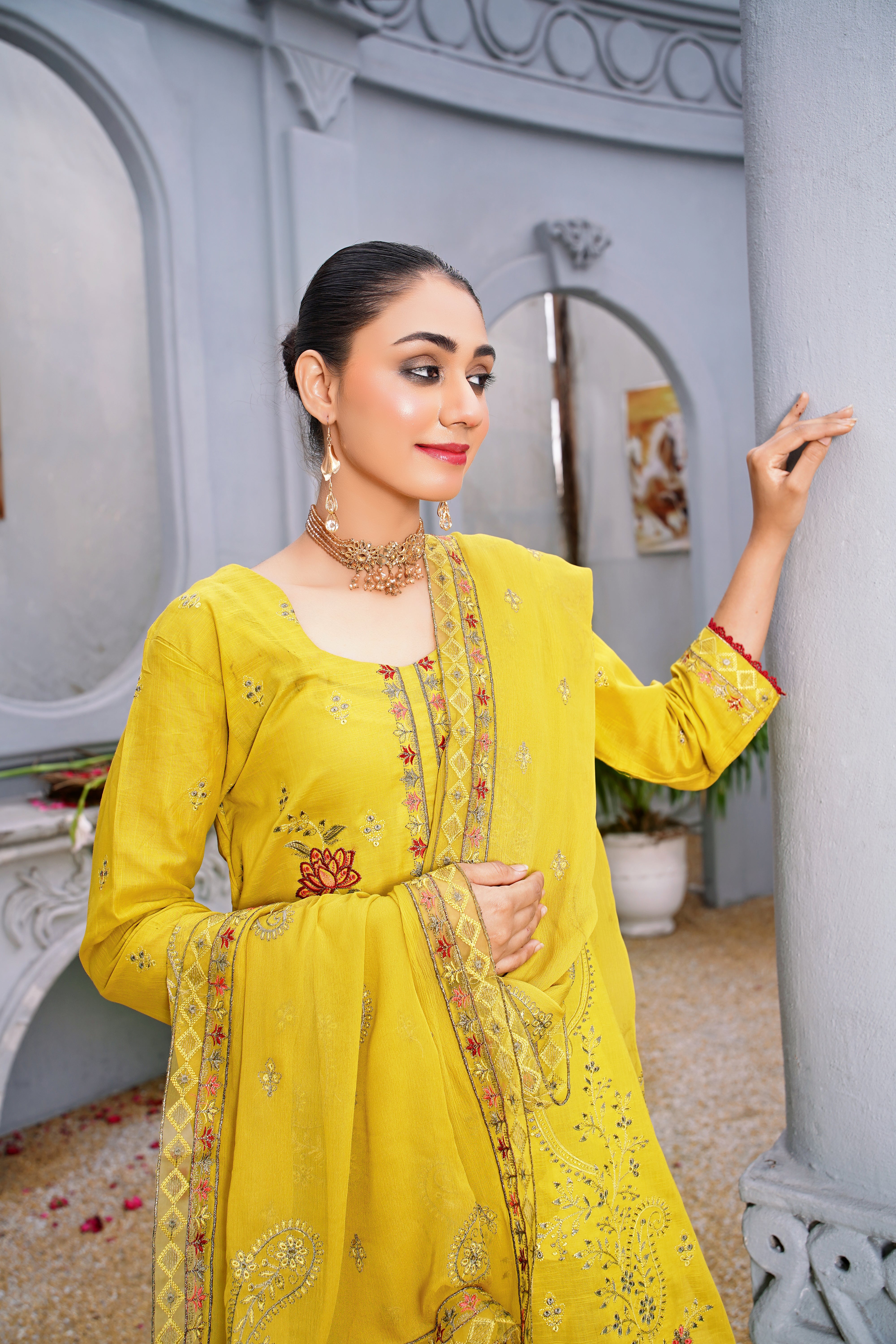 3 PIECE- EMBROIDERED SLUB LAWN SUIT (unstitched)